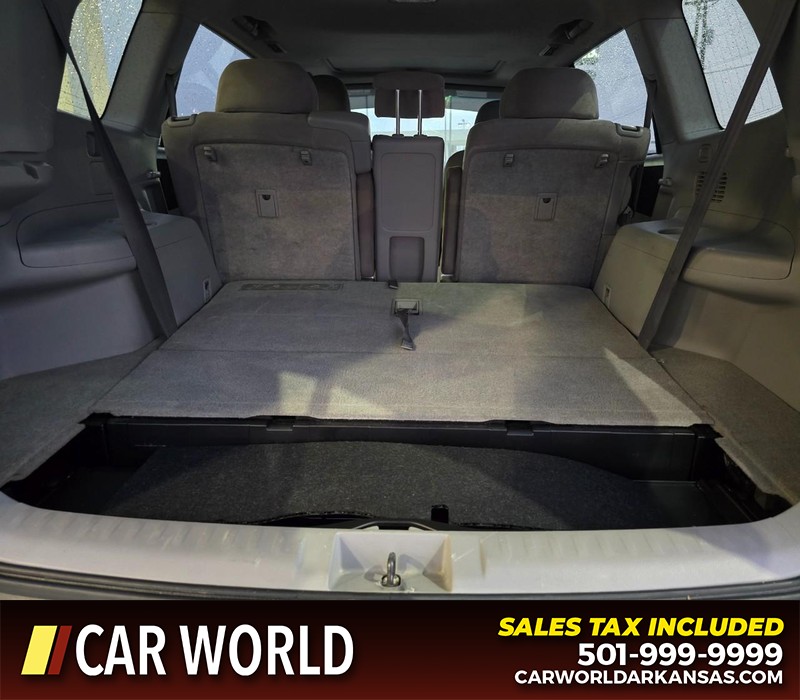 Toyota Highlander Vehicle Full-screen Gallery Image 16