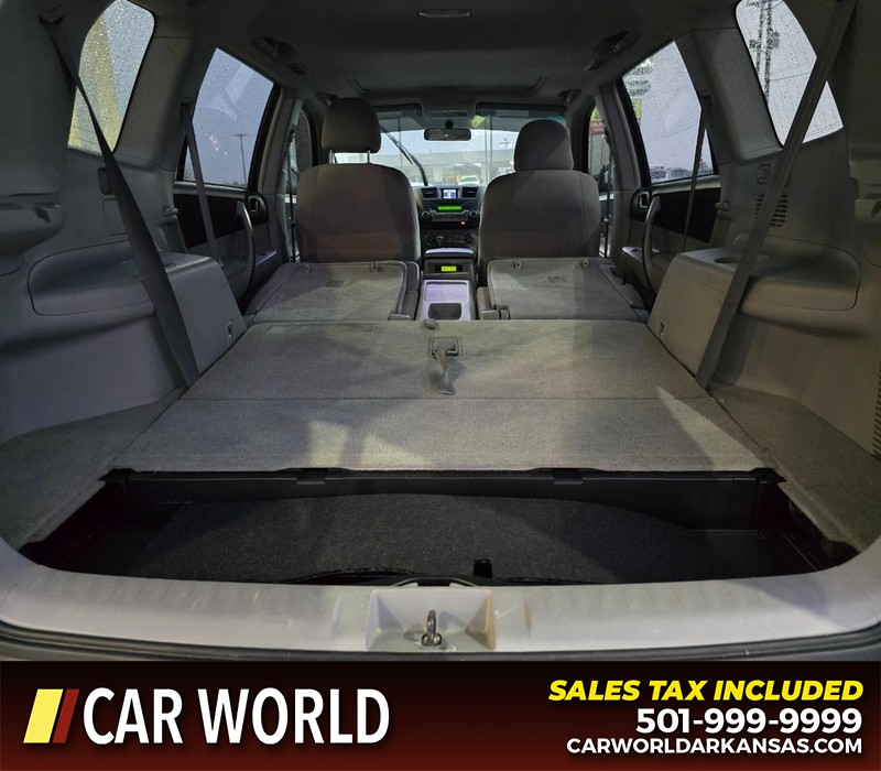 Toyota Highlander Vehicle Full-screen Gallery Image 17