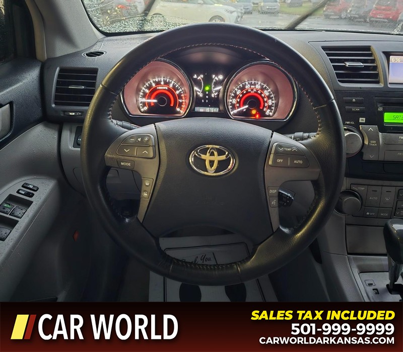 Toyota Highlander Vehicle Full-screen Gallery Image 18