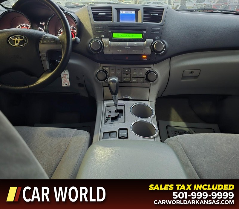 Toyota Highlander Vehicle Full-screen Gallery Image 21