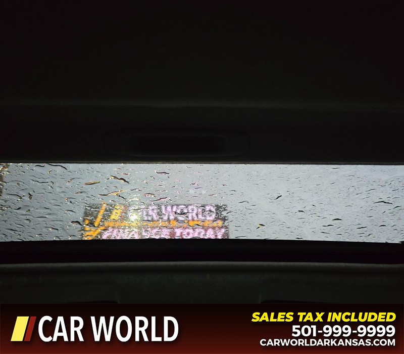 Toyota Highlander Vehicle Full-screen Gallery Image 23