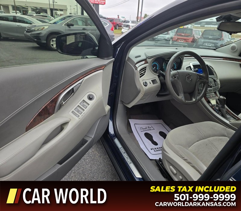 Buick LaCrosse Vehicle Full-screen Gallery Image 7