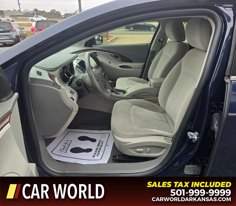 Buick LaCrosse Vehicle Full-screen Gallery Image 8