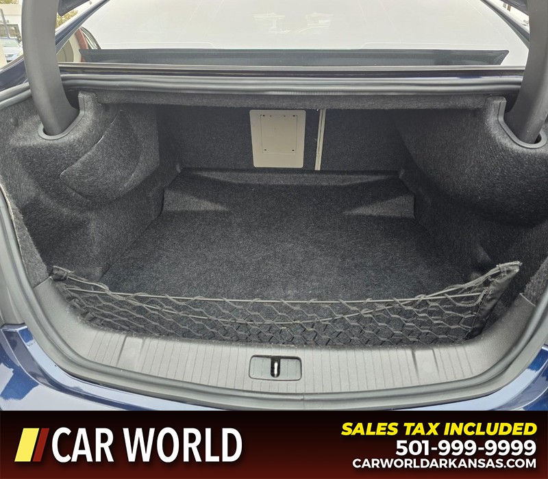 Buick LaCrosse Vehicle Full-screen Gallery Image 13