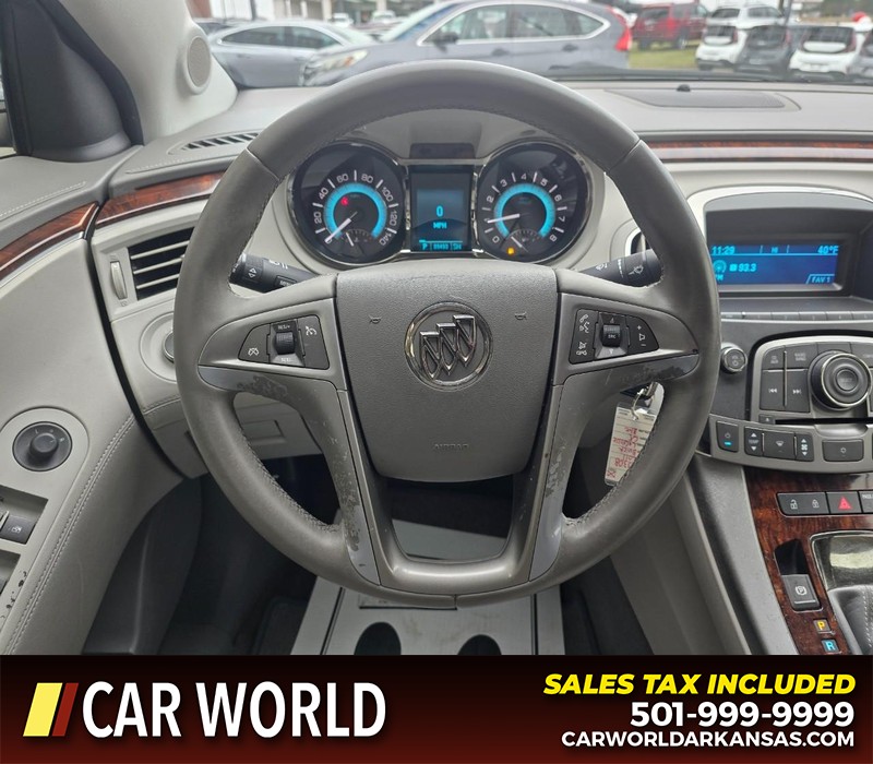 Buick LaCrosse Vehicle Full-screen Gallery Image 15