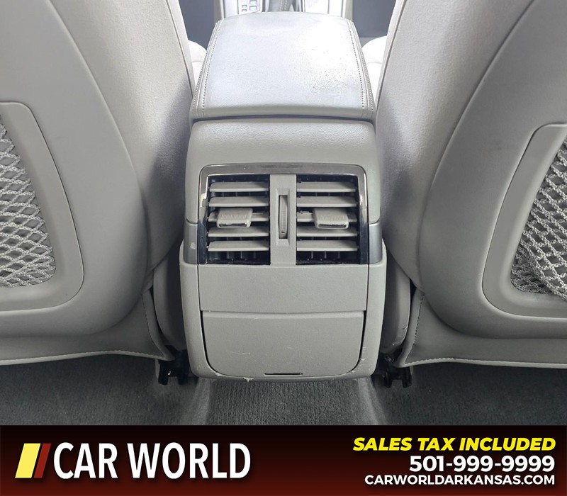 Buick LaCrosse Vehicle Full-screen Gallery Image 19