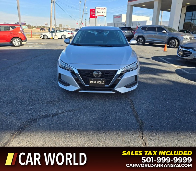 Nissan Sentra Vehicle Full-screen Gallery Image 2