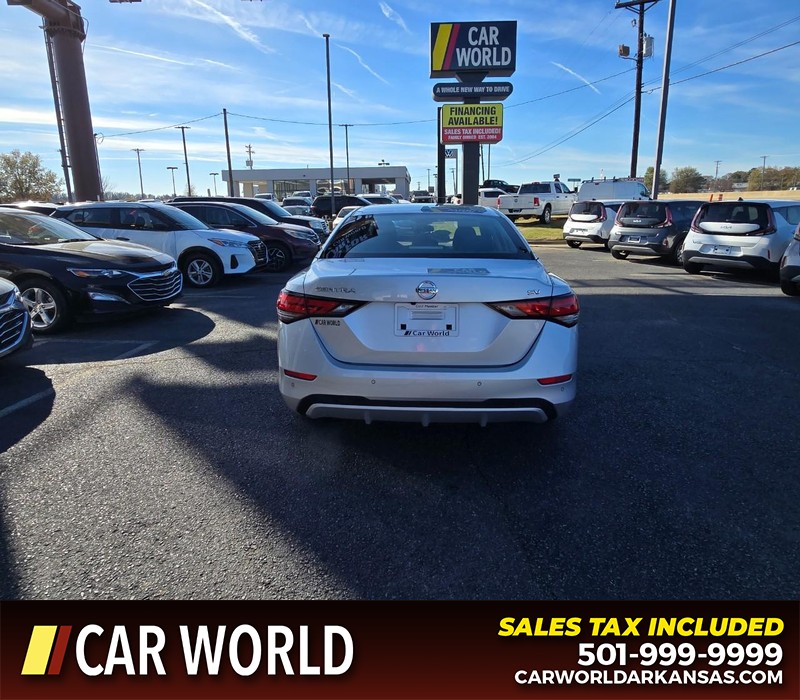 Nissan Sentra Vehicle Full-screen Gallery Image 5