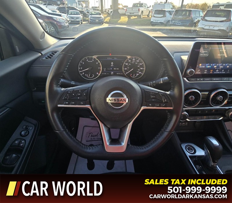 Nissan Sentra Vehicle Full-screen Gallery Image 15