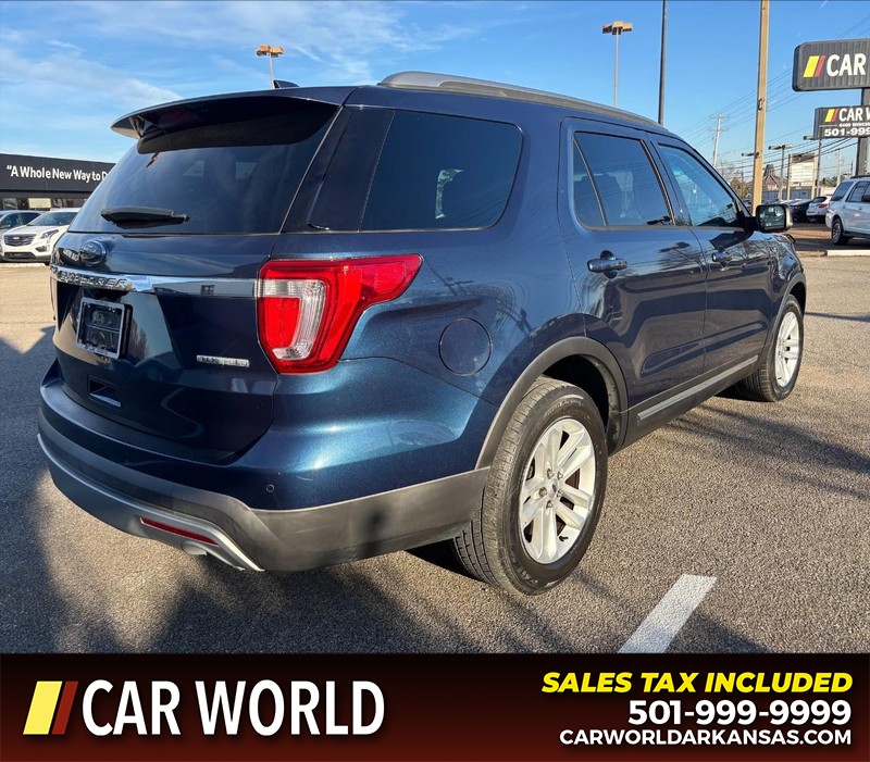 Ford Explorer Vehicle Full-screen Gallery Image 3