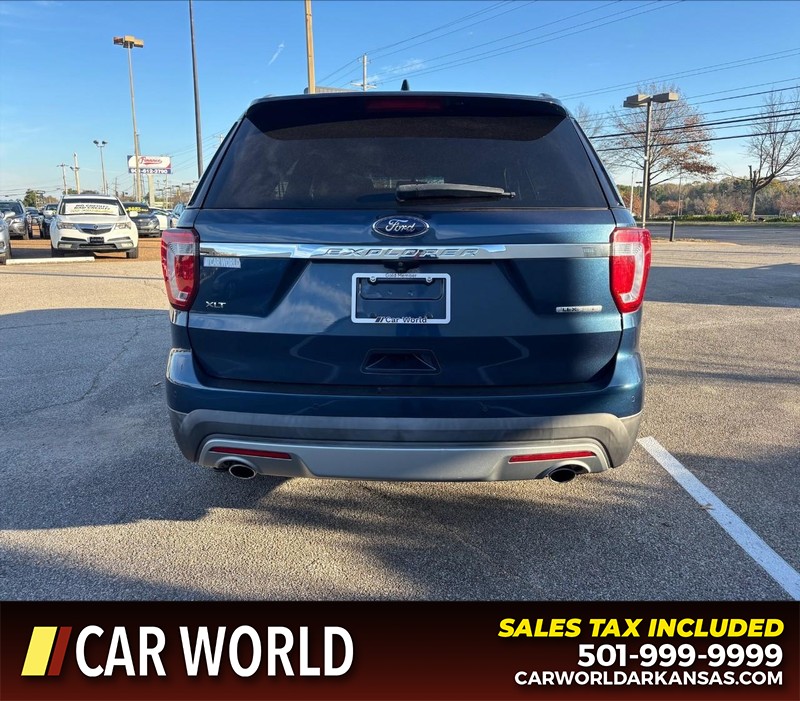 Ford Explorer Vehicle Full-screen Gallery Image 4