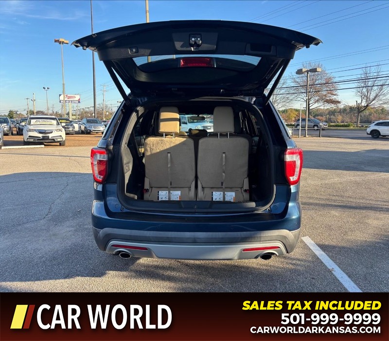 Ford Explorer Vehicle Full-screen Gallery Image 5