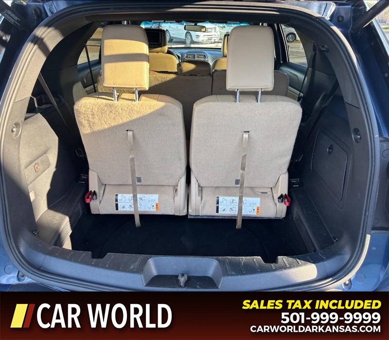 Ford Explorer Vehicle Full-screen Gallery Image 6