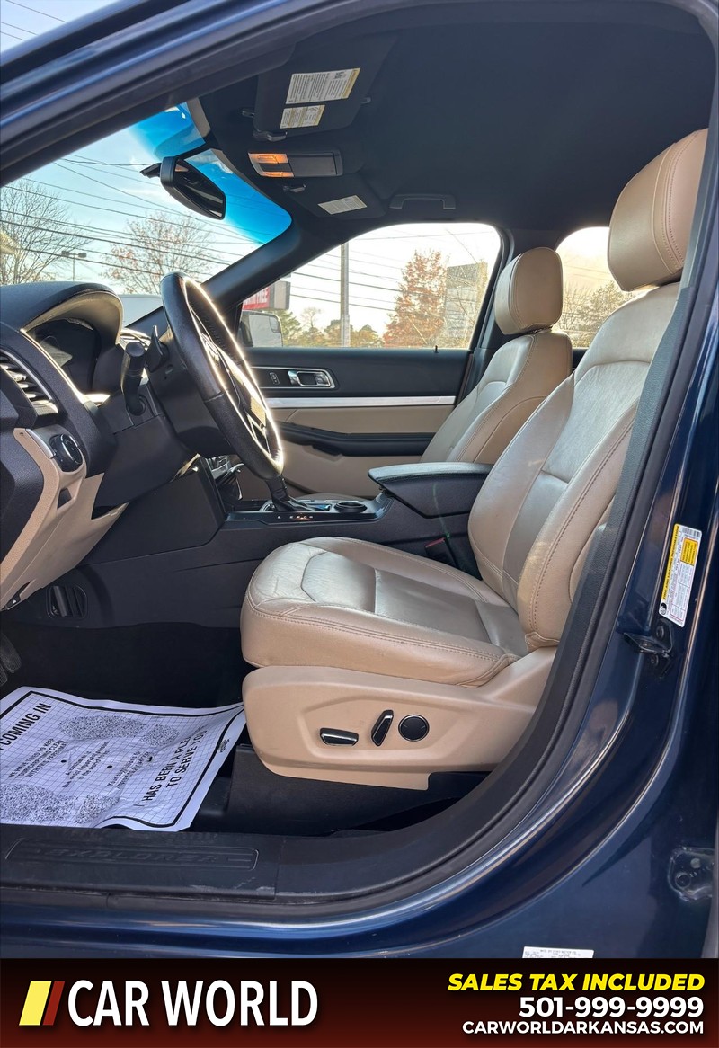 Ford Explorer Vehicle Full-screen Gallery Image 13