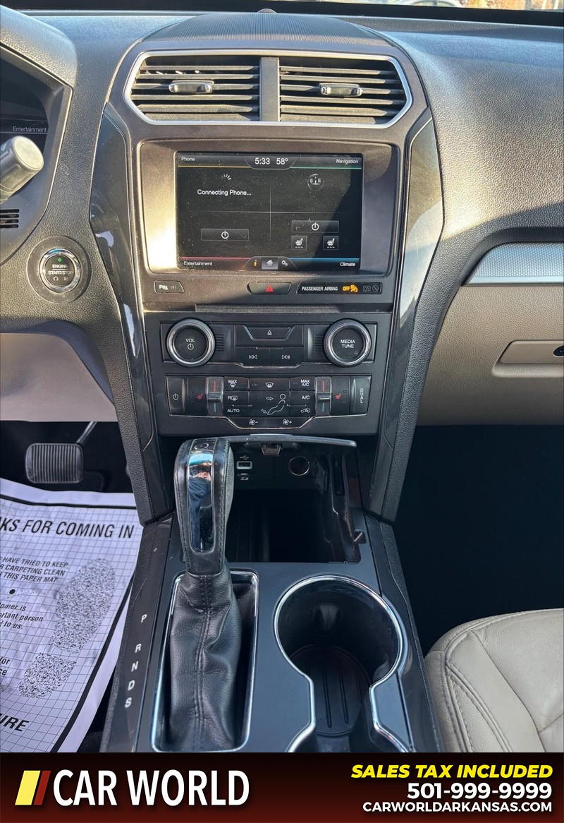 Ford Explorer Vehicle Full-screen Gallery Image 20