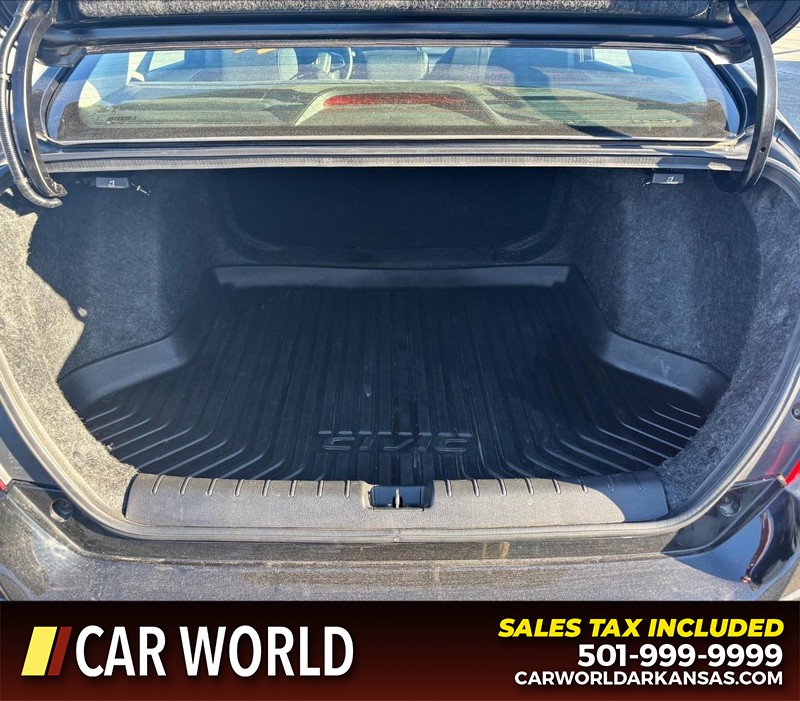 Honda Civic Sedan Vehicle Full-screen Gallery Image 6