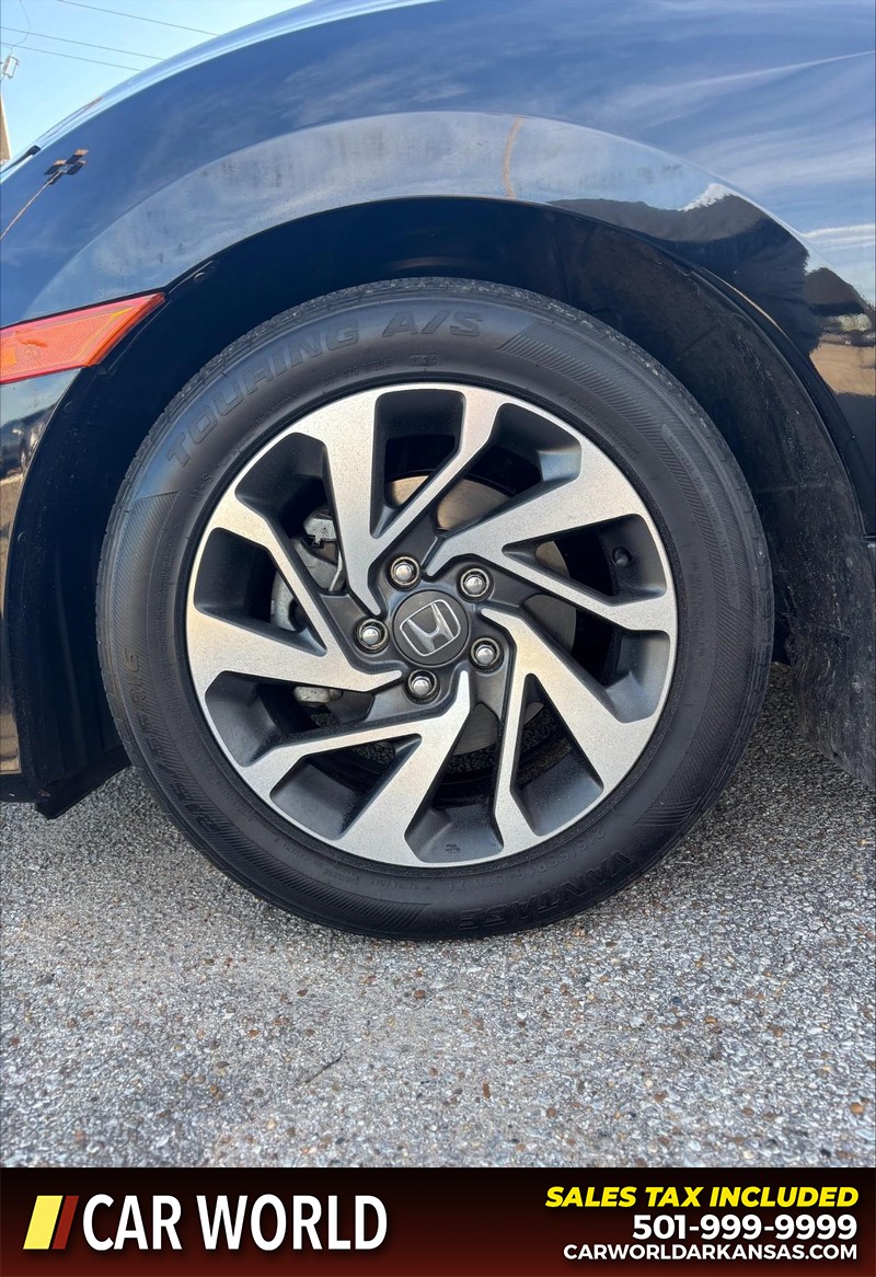 Honda Civic Sedan Vehicle Full-screen Gallery Image 11