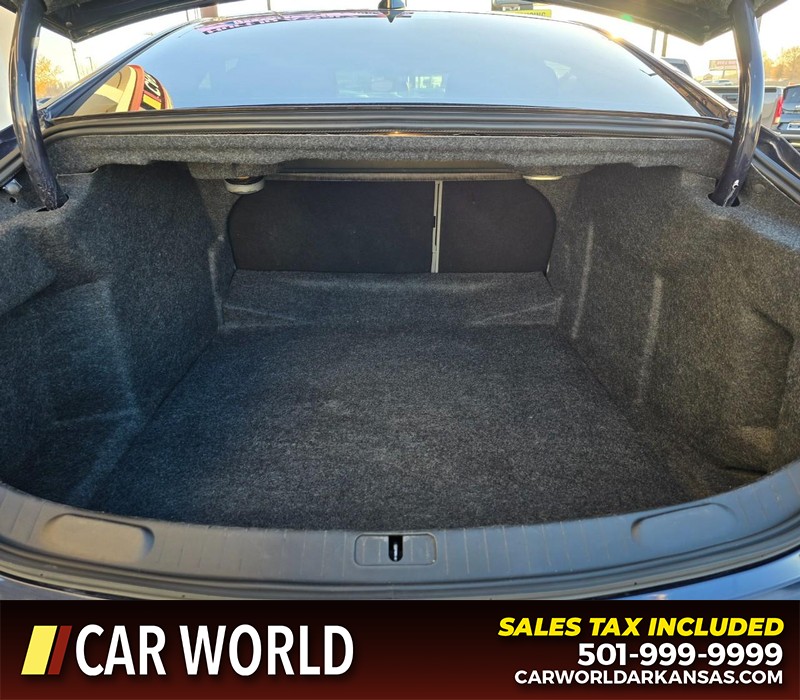 Chevrolet Impala Vehicle Full-screen Gallery Image 13