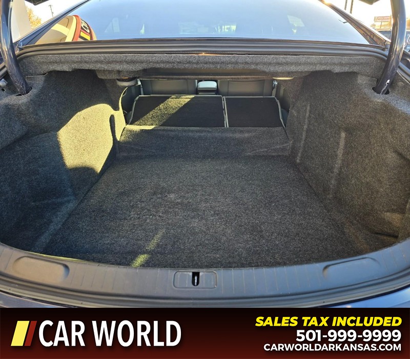 Chevrolet Impala Vehicle Full-screen Gallery Image 14