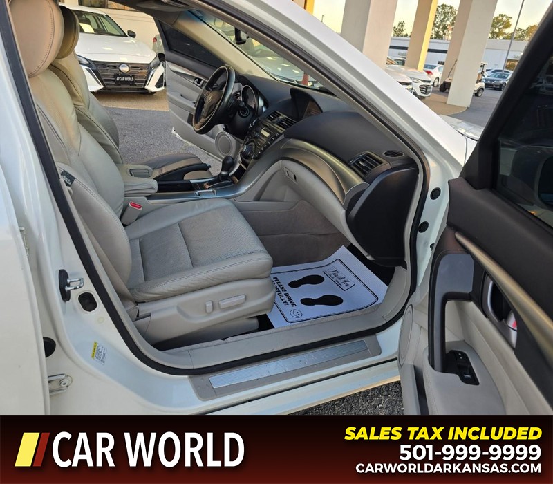 Acura TL Vehicle Full-screen Gallery Image 11