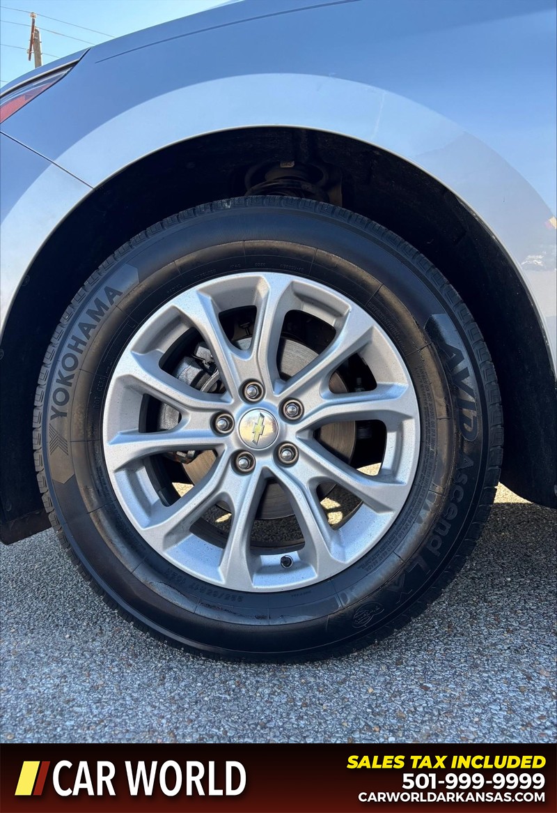 Chevrolet Equinox Vehicle Full-screen Gallery Image 11