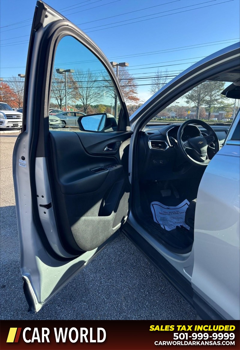 Chevrolet Equinox Vehicle Full-screen Gallery Image 12