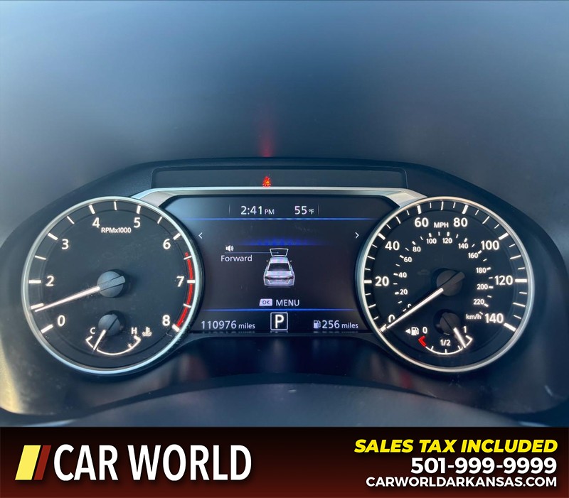 Nissan Altima Vehicle Full-screen Gallery Image 20