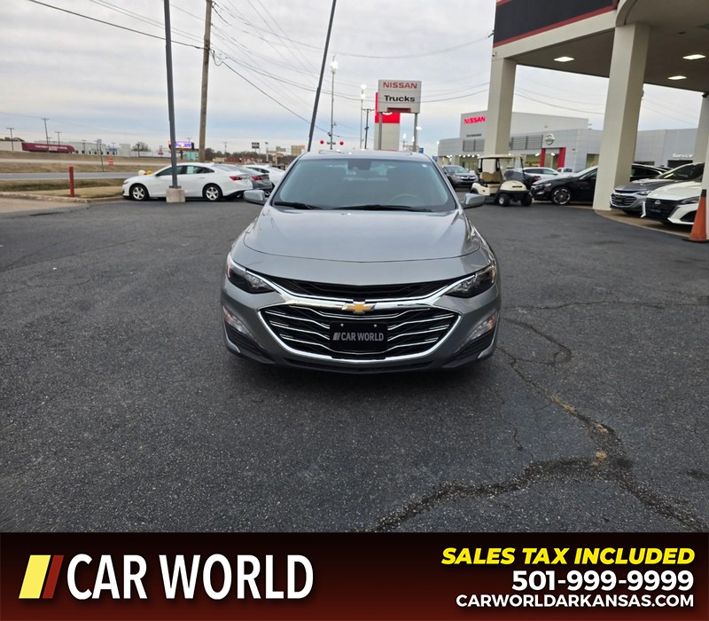 Chevrolet Malibu Vehicle Full-screen Gallery Image 2