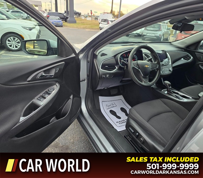 Chevrolet Malibu Vehicle Full-screen Gallery Image 7