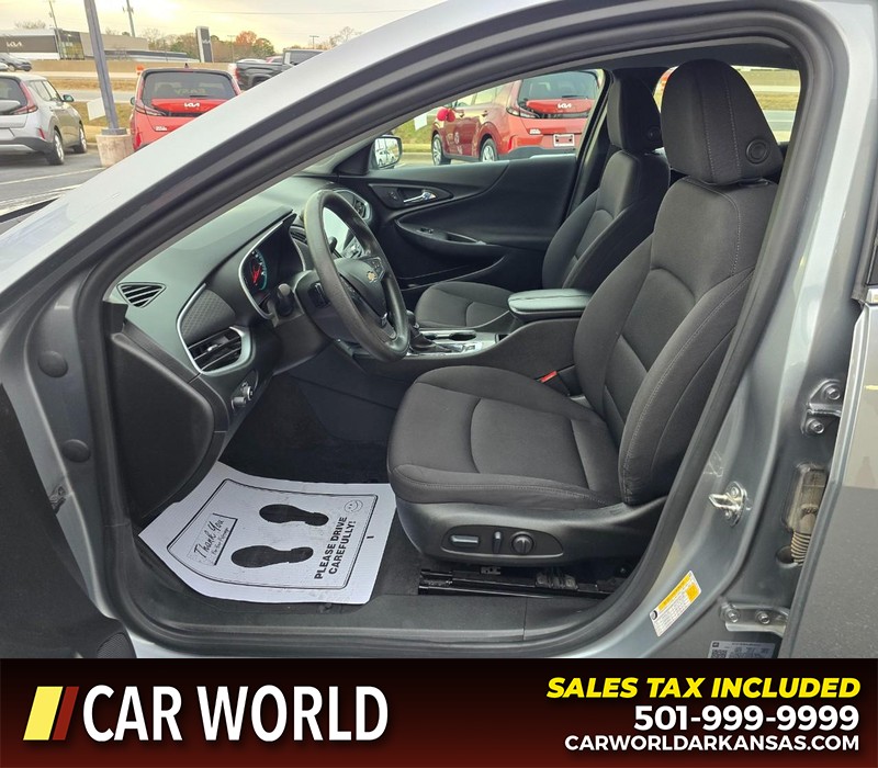 Chevrolet Malibu Vehicle Full-screen Gallery Image 8