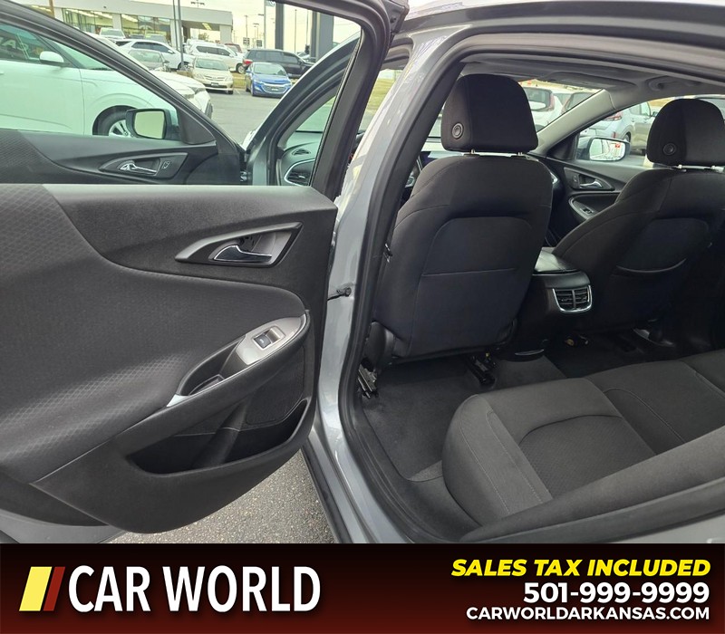 Chevrolet Malibu Vehicle Full-screen Gallery Image 9