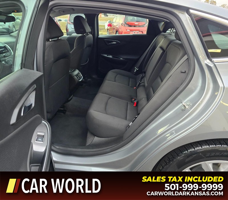 Chevrolet Malibu Vehicle Full-screen Gallery Image 10