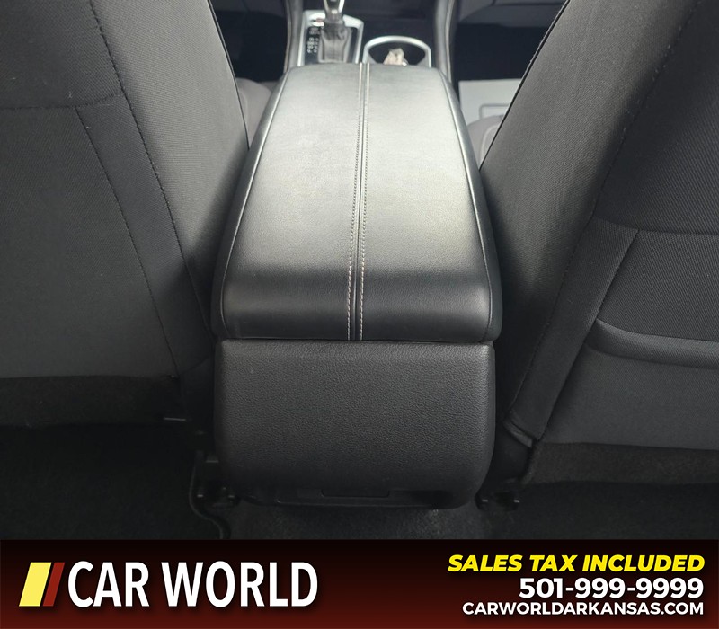 Nissan Altima Vehicle Full-screen Gallery Image 19