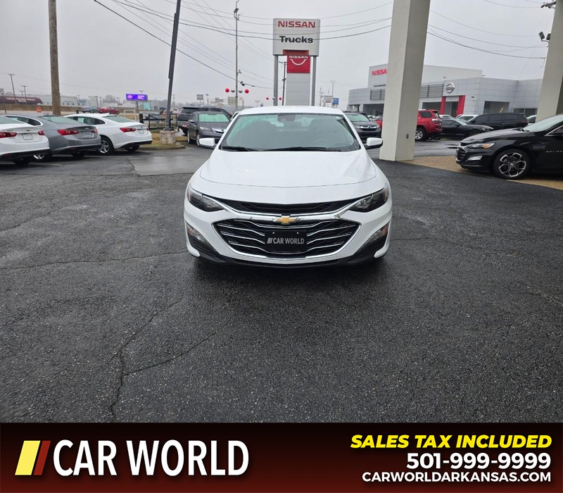 Chevrolet Malibu Vehicle Full-screen Gallery Image 2