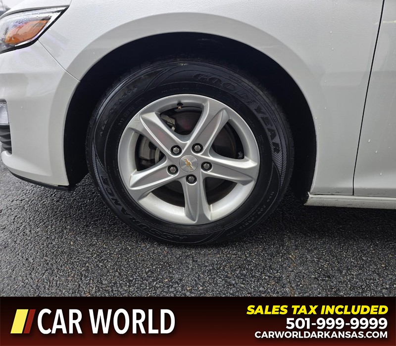 Chevrolet Malibu Vehicle Full-screen Gallery Image 6