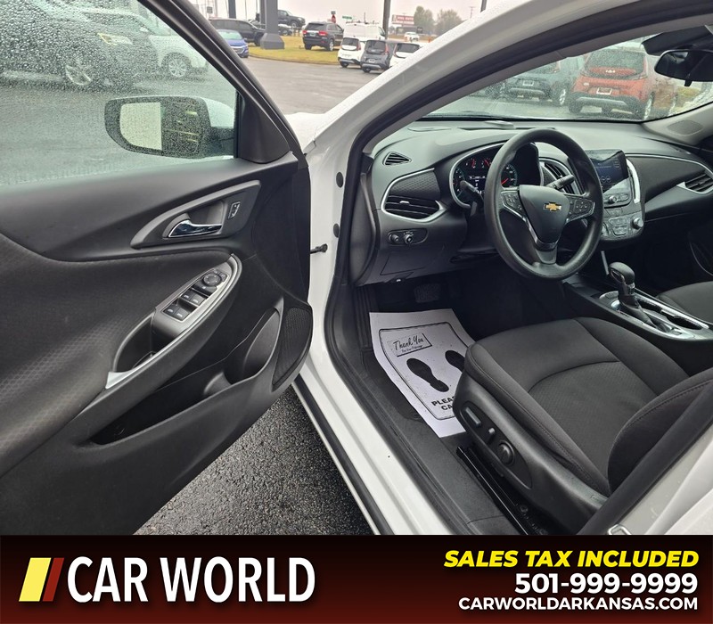 Chevrolet Malibu Vehicle Full-screen Gallery Image 7