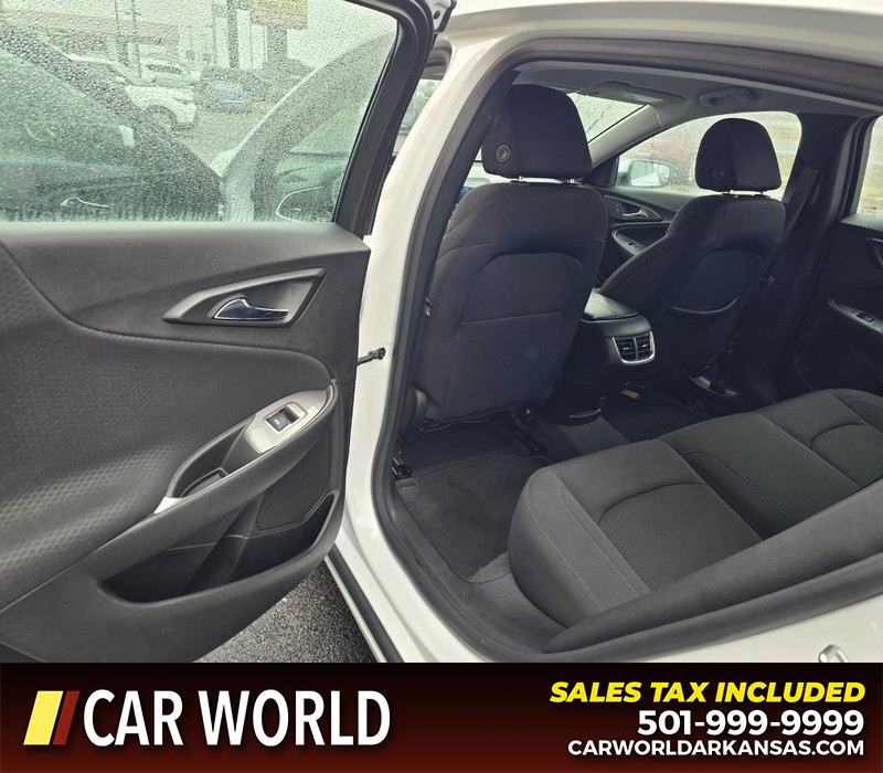 Chevrolet Malibu Vehicle Full-screen Gallery Image 9