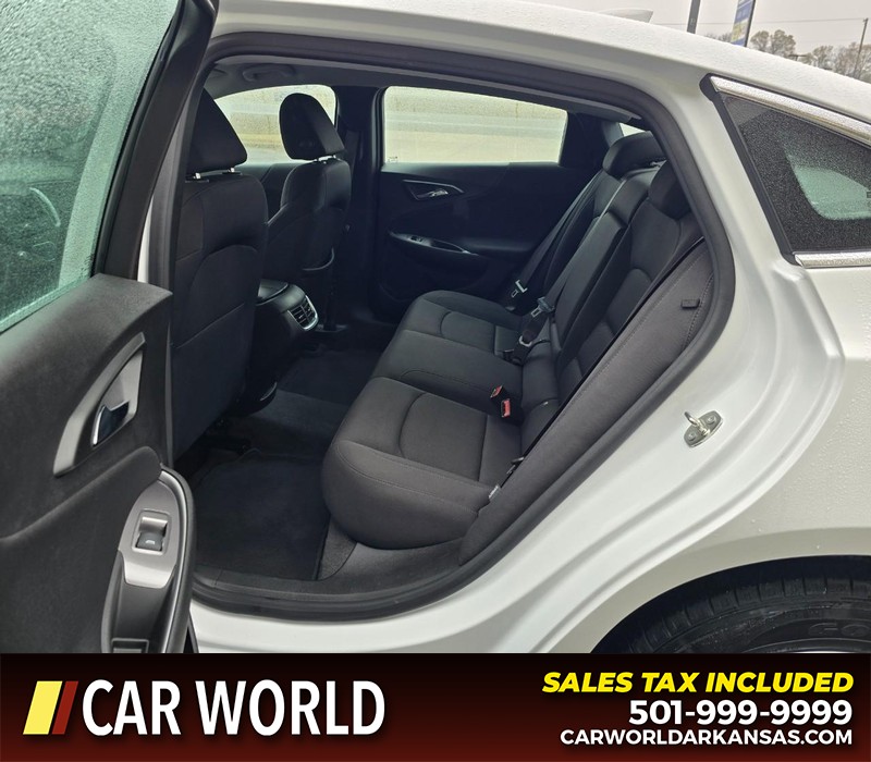 Chevrolet Malibu Vehicle Full-screen Gallery Image 10