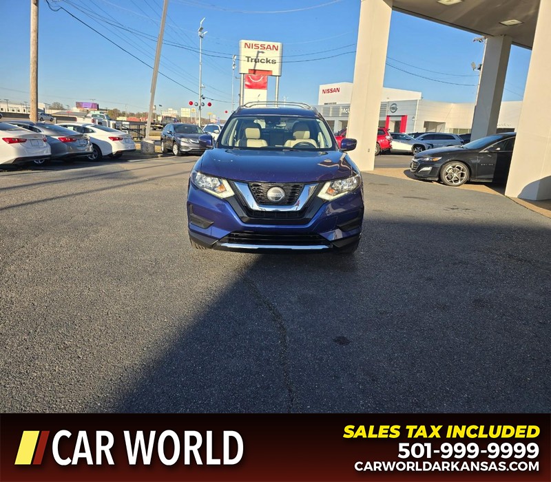 Nissan Rogue Vehicle Full-screen Gallery Image 2