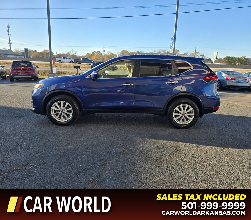 Nissan Rogue Vehicle Full-screen Gallery Image 4