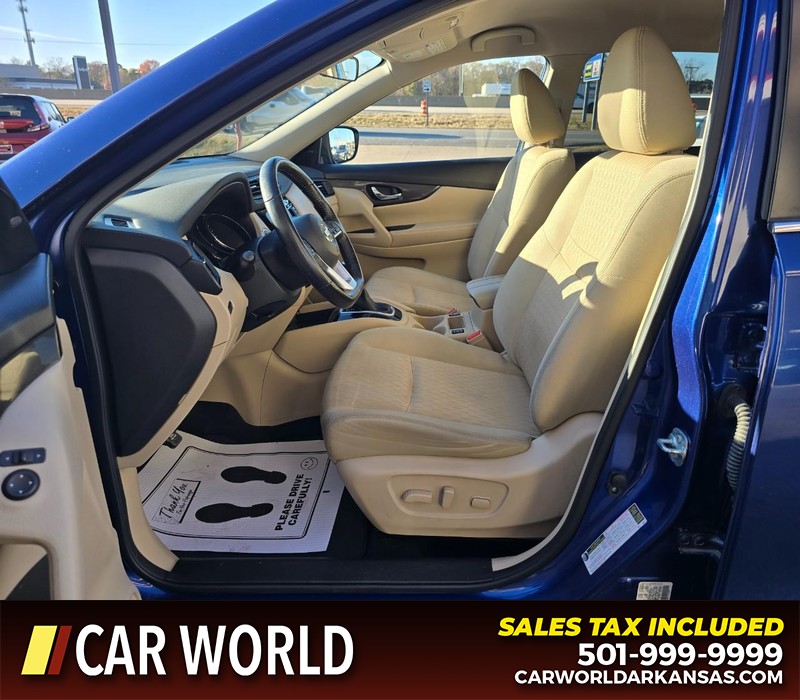 Nissan Rogue Vehicle Full-screen Gallery Image 8