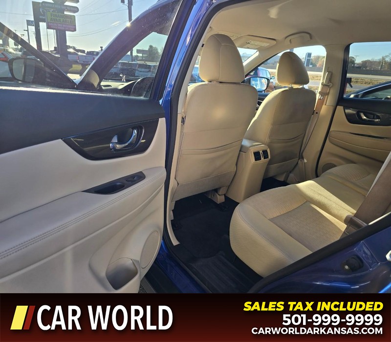 Nissan Rogue Vehicle Full-screen Gallery Image 9