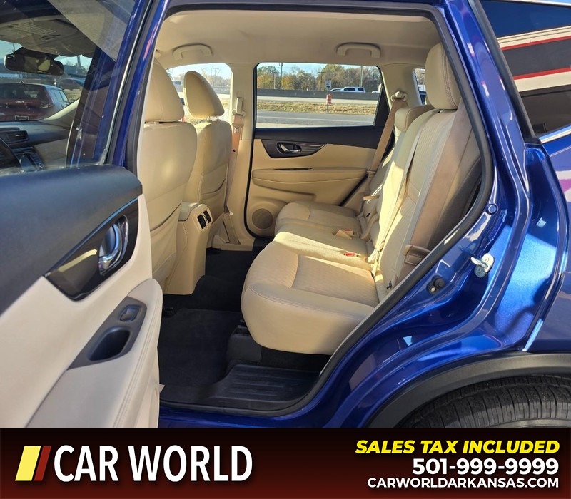 Nissan Rogue Vehicle Full-screen Gallery Image 10