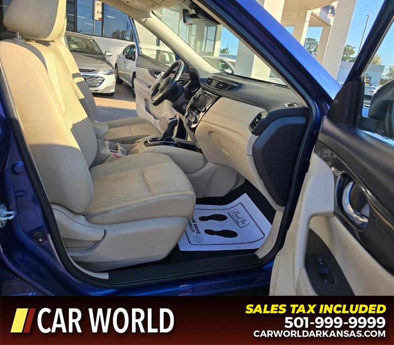 Nissan Rogue Vehicle Full-screen Gallery Image 11