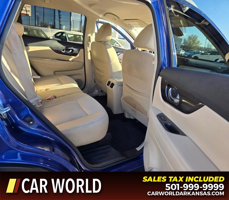 Nissan Rogue Vehicle Full-screen Gallery Image 12