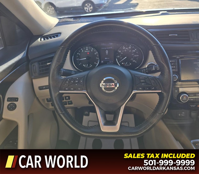 Nissan Rogue Vehicle Full-screen Gallery Image 15