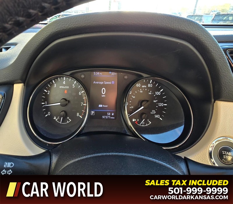 Nissan Rogue Vehicle Full-screen Gallery Image 17