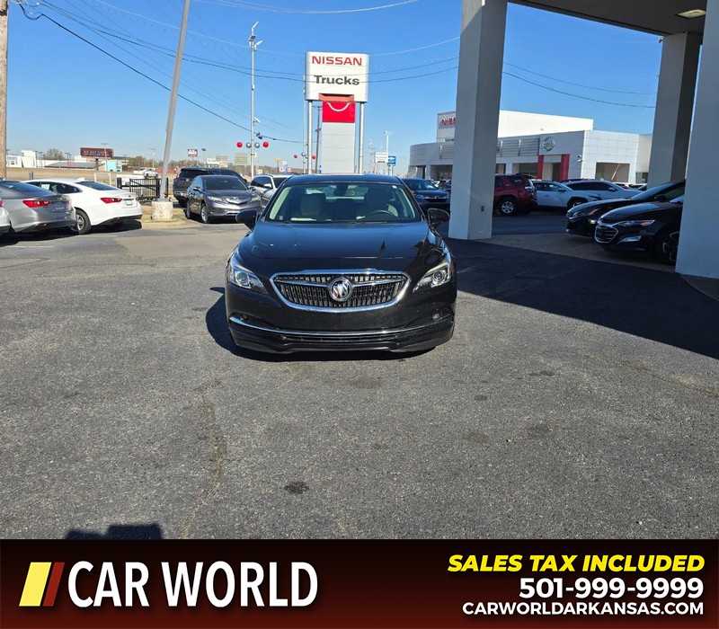 Buick LaCrosse Vehicle Full-screen Gallery Image 2