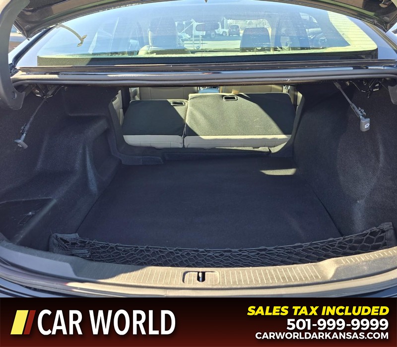 Buick LaCrosse Vehicle Full-screen Gallery Image 14