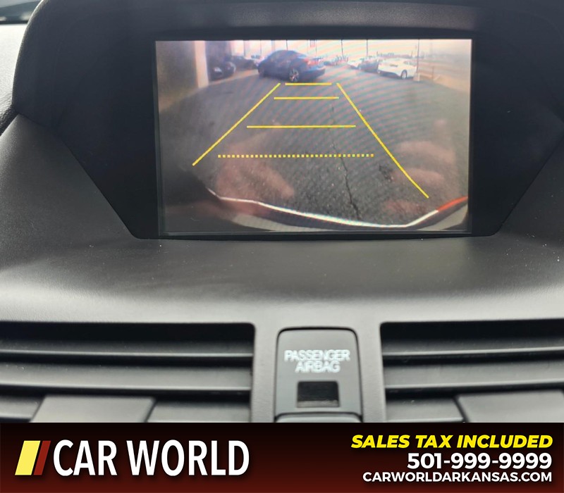 Acura MDX Vehicle Full-screen Gallery Image 22